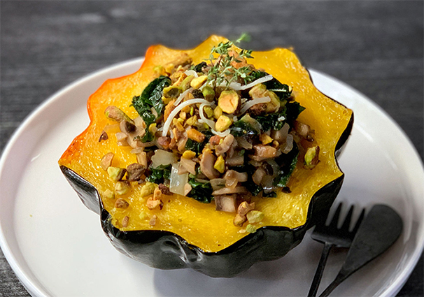 Calabaza de bellota, quinoa y pistachos 