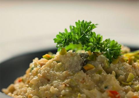 Risotto de arroz integral y quinoa con pistachos